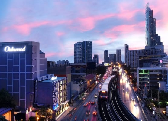 Oakwood Hotel & Residence Bangkok 1