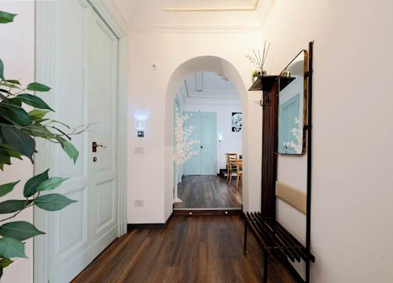 Holiday Lux Boutique Room 1