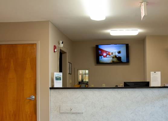 BrentwoodInn&suites 1