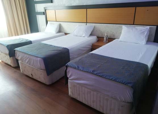 Unaten Otel 1