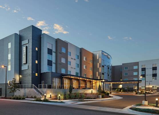 Courtyard Denver Aurora 1
