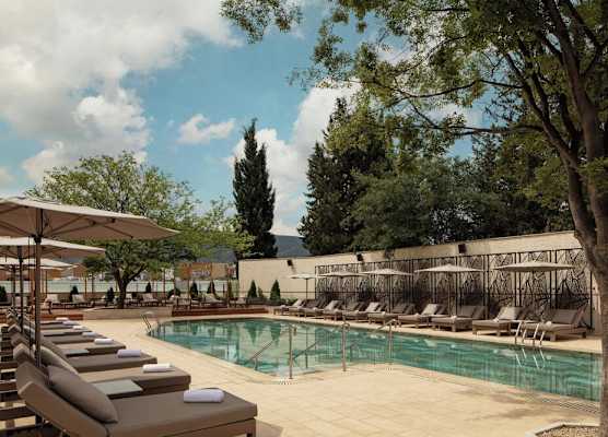 Sheraton Grand Tbilisi Metechi Palace 1