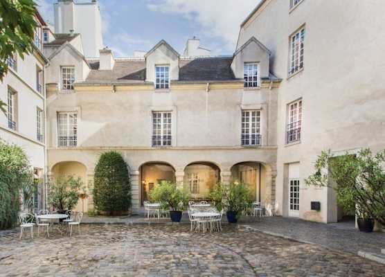 MIJE MARAIS Hostel 1