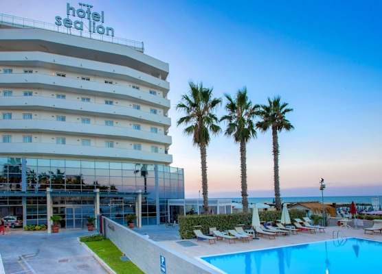 Sea Lion Hotel 1