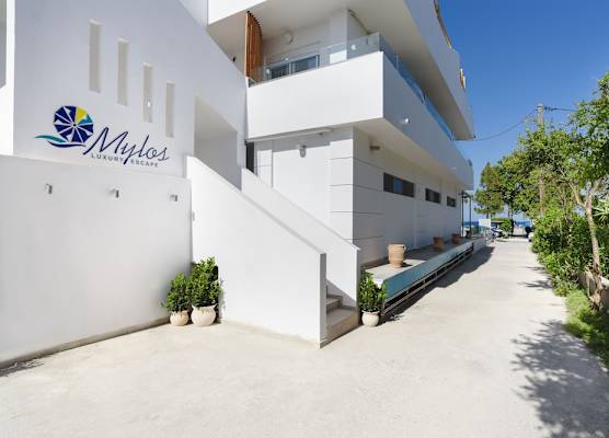 Mylos Luxury Escape 1