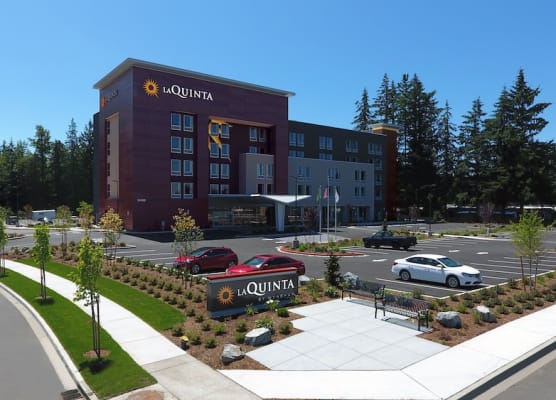 La Quinta Inn & Suites by Wyndham Marysville 1