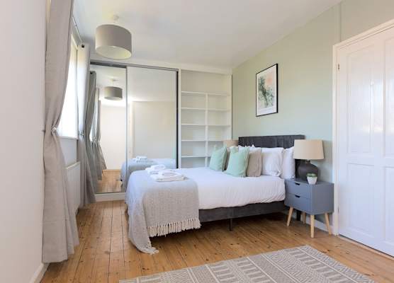 Cosy Room in Morden 1