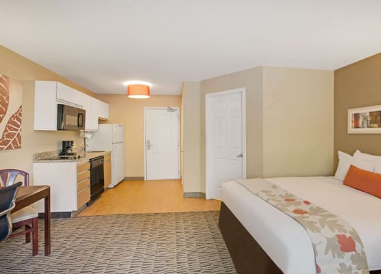 MainStay Suites Chicago Hoffman Estates 1