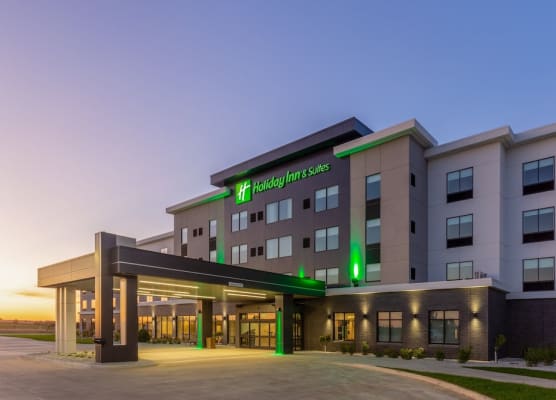 Holiday Inn & Suites CEDAR FALLS-WATERLOO EVENT CTR by IHG 1
