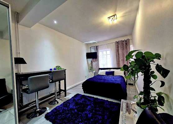Seaside Escape - Sleeps 4 - Pets Ok - Free Parking 1