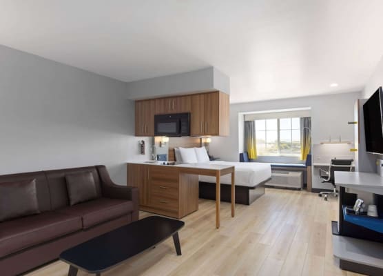 Microtel Inn & Suites by Wyndham Tracy 1