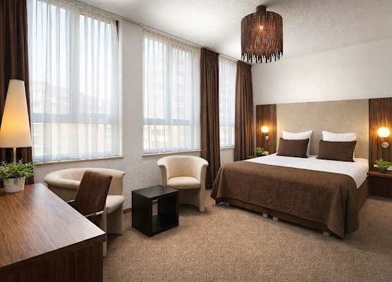 Hotel La Reine 1