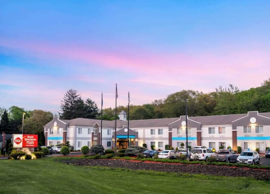 Best Western Plus New England Inn & Suites 1