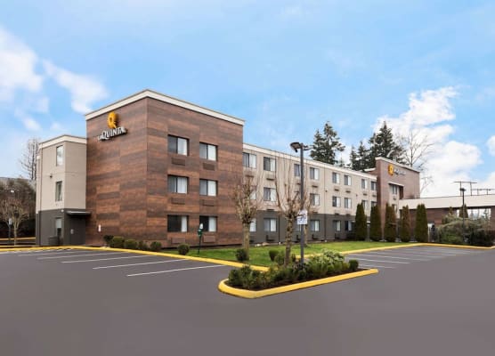 La Quinta Inn by Wyndham Everett 1