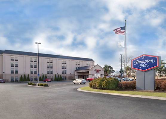 Hampton Inn Muskegon 1