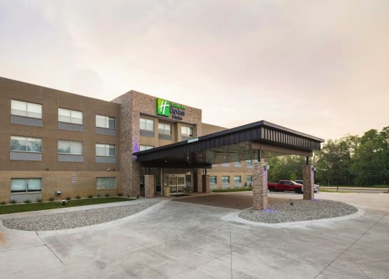 Holiday Inn Express & Suites PORTAGE by IHG 1
