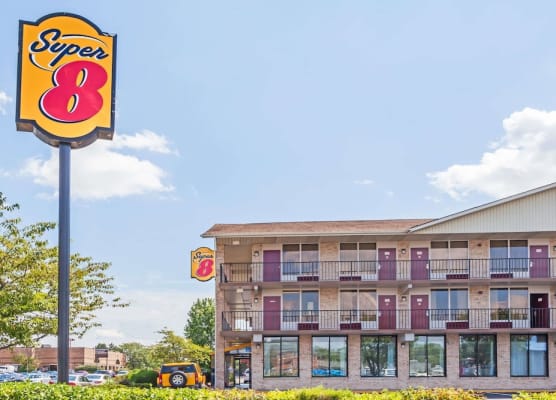 Super 8 by Wyndham Manassas 1