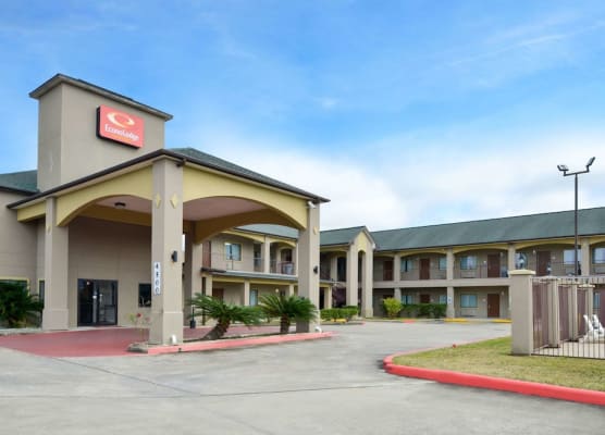 Econo Lodge Inn & Suites Port Arthur near Sabine Pass 1