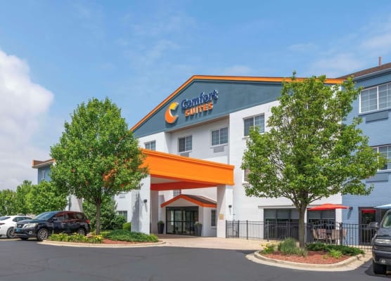 Comfort Suites Elgin Northwest 1