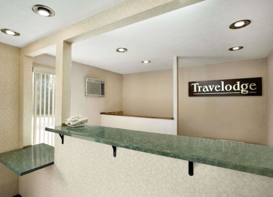 Travelodge by Wyndham La Porte/Michigan City Area 1