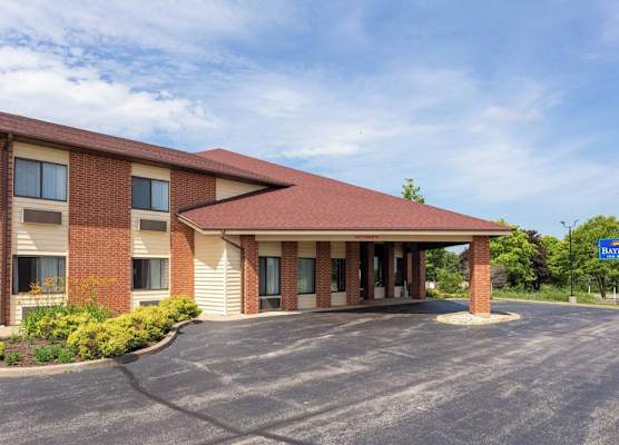 Baymont by Wyndham Harvard 1