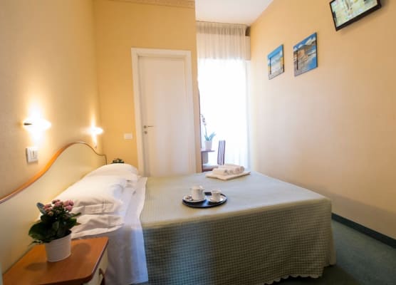 Hotel Crosal 1