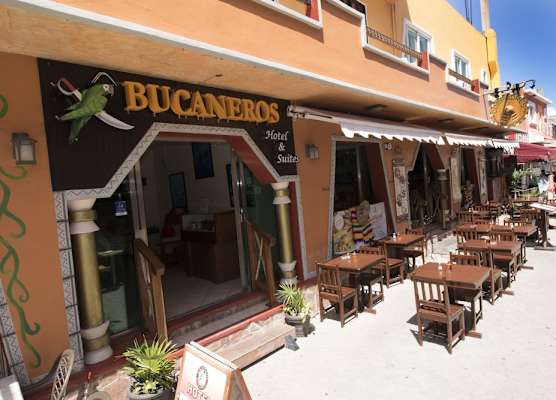 Hotel & Restaurant Bucaneros, Isla Mujeres 1