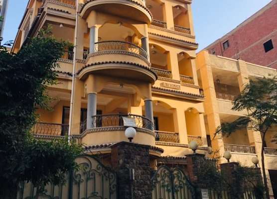 Sami pyramids inn 1