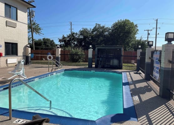 Days Inn by Wyndham Dickinson TX 1