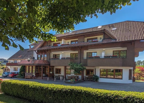 Hotel Restaurant Vinothek LAMM 1