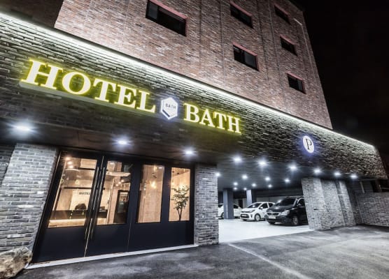 Hotel Bath 1