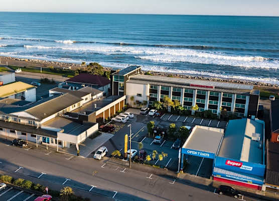 Beachfront Hotel Hokitika 1