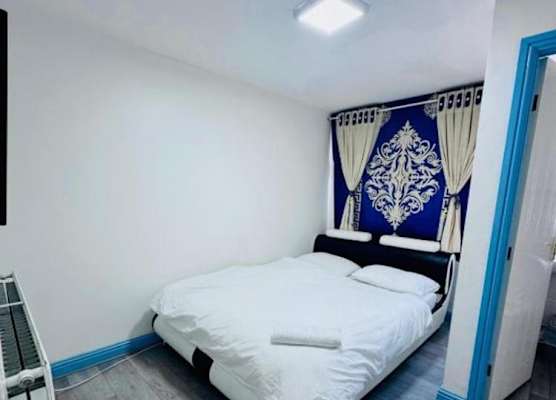 Unique Private Rooms - Bolton Central, Free Parking 1