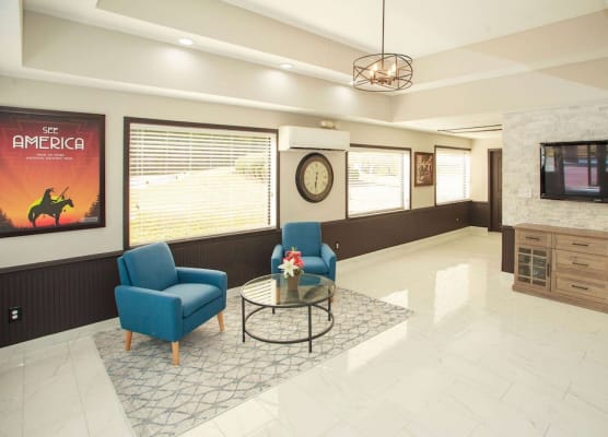 Travelodge by Wyndham Macon West 1