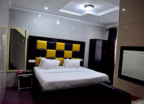De Heavens Royale Hotel & Towers 1