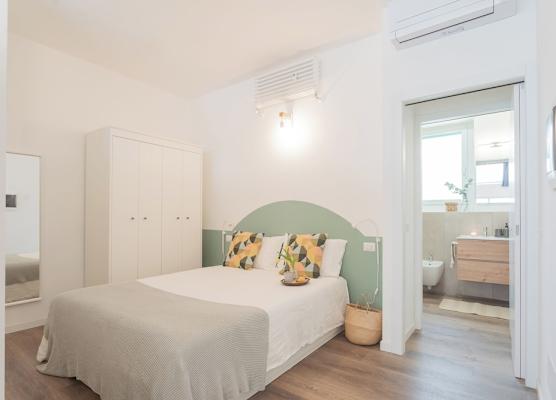 A Step From the Dome Apartment by Rent all Como 1