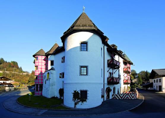 Family Hotel Schloss Rosenegg 1