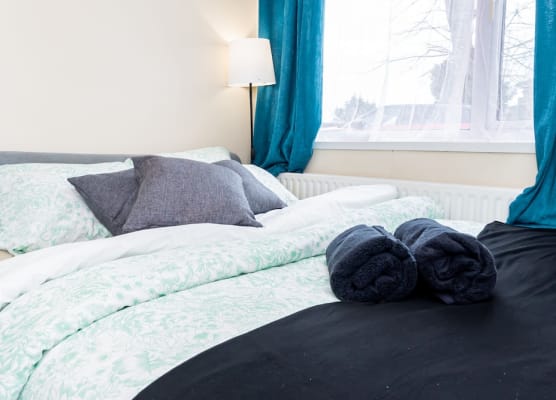 Shirley House 3, Guest House, Self Catering, Self Check in with Smart Locks, Use of Fully Equipped Kitchen, close to City Centre, Ideal for Longer Stays, Walking Distance to BAT, 20 min Drive to Fawle 1