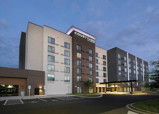 Courtyard by Marriott Charlotte Waverly 1