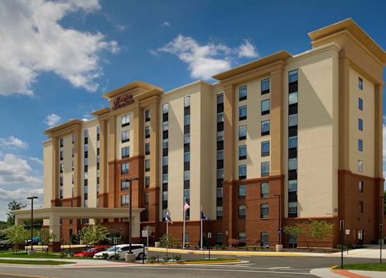 Hampton Inn & Suites Falls Church 1