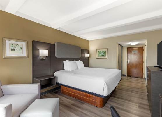 Best Western Plus Madison-Huntsville Hotel 1