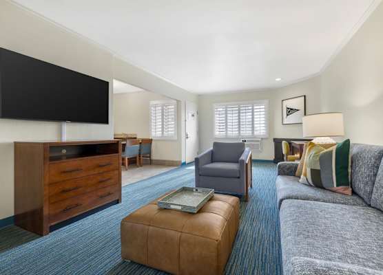 Best Western Plus Beach View Lodge Carlsbad 1