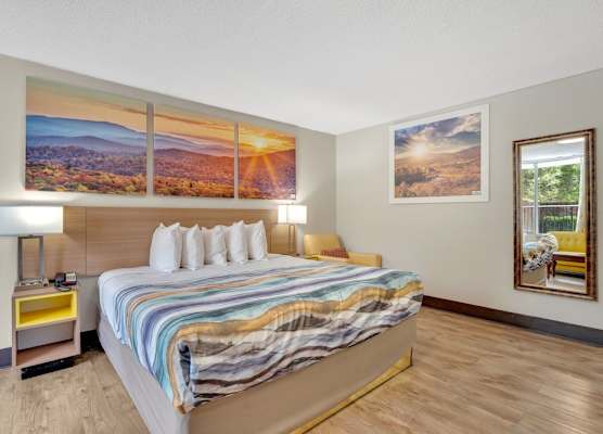 Bristol Parkway inn 1