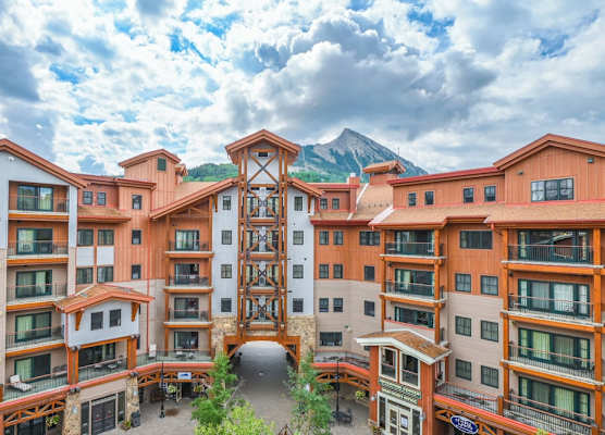 The Lodge at Mountaineer Square, A Vail Resorts Property 1