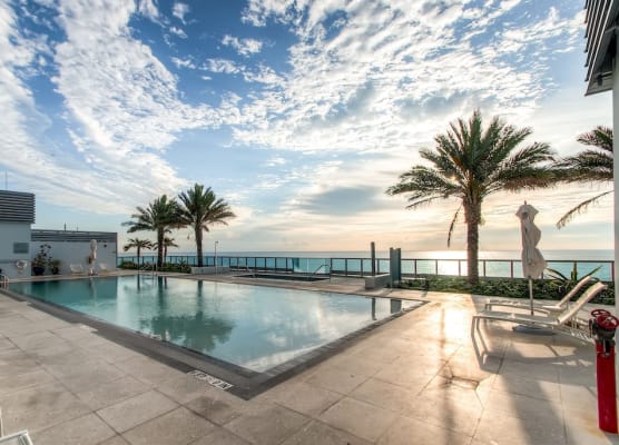 Churchill Suites Monte Carlo Miami Beach 1