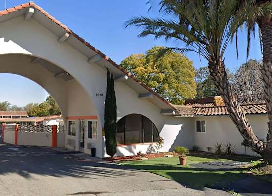Super 8 by Wyndham San Jose Airport 1