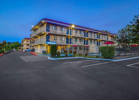 Motel 6 Kirkland, WA - North Kirkland 1