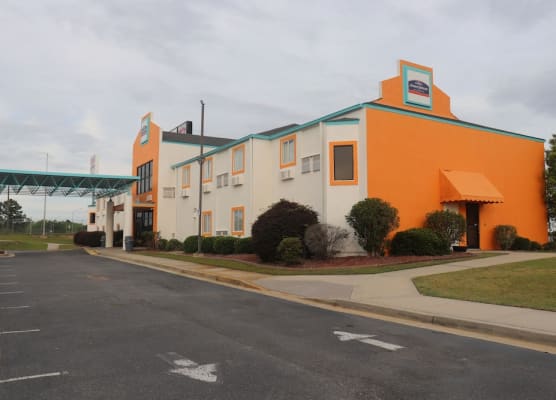 Howard Johnson by Wyndham Tifton GA I-75 1