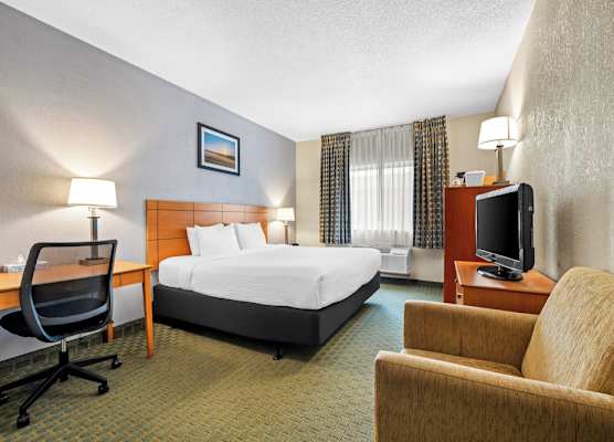 Quality Inn Dubuque on Hwy 20 1