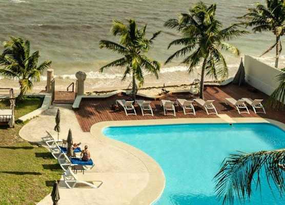 Casa Del Puerto By Mij Beachfront Hotel 1